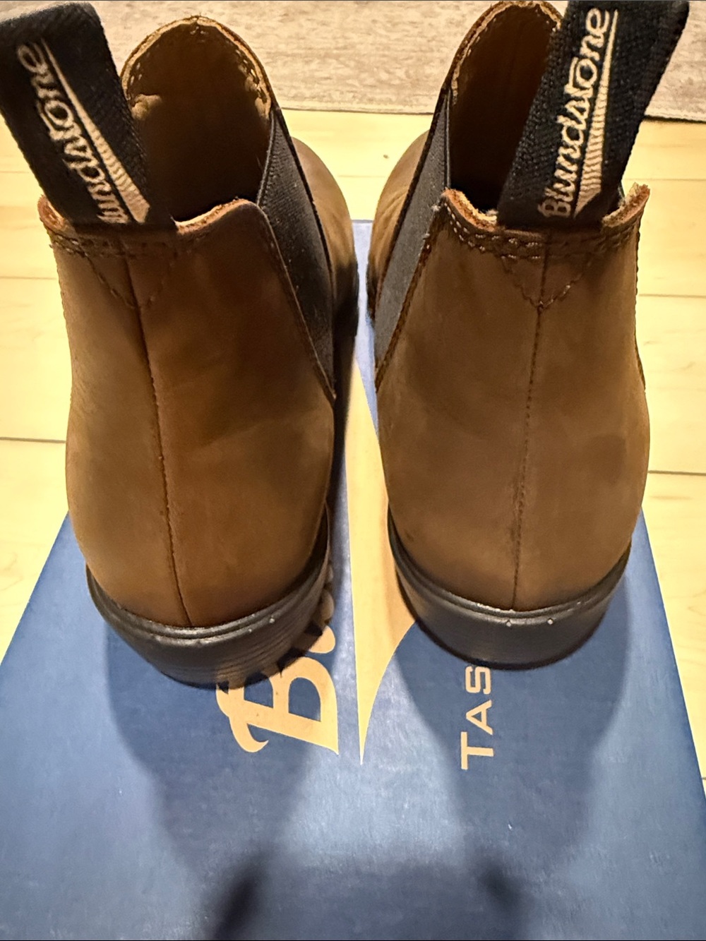 Blundstone Black Chelsea Boots - Stamped Sole Detail - Picture 6 of 10